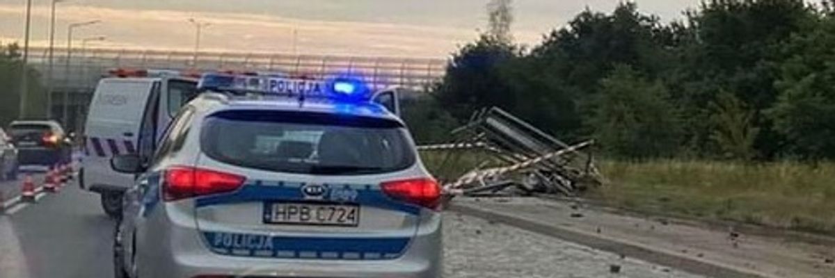 Pijani kierowcy szaleli w weekend. Jedna z kierujących ścięła przystanek we Wrocławiu [ZDJĘCIA]