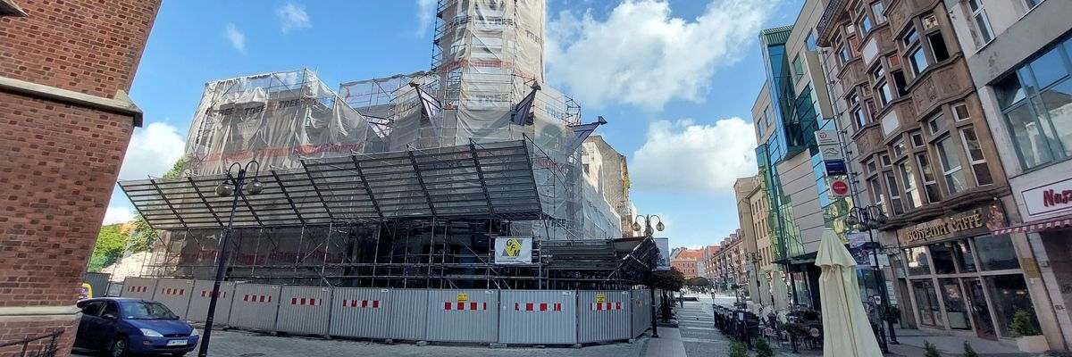 Z Solpolu zostały już tylko szkielety. Zobacz, jak znika kontrowersyjna budowla Wrocławia [ZDJĘCIA]