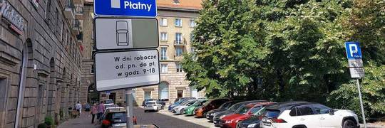 Wrocław: Utrudnienia w ruchu na pl. Kościuszki. Pisarka będzie czytać tam książkę [MAPA]