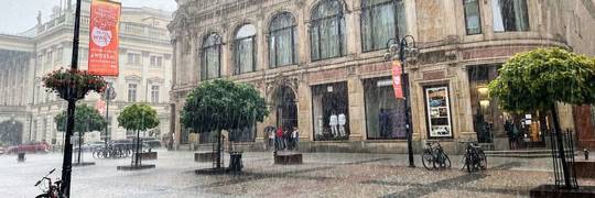 Wrocław: Idą burze i ulewy. Lać zacznie jeszcze dziś! [ALERT RCB, 19.08.2022]