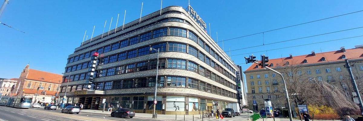 Niedziela handlowa przed Wielkanocą. Jak w tą niedzielę otwarte są centra handlowe we Wrocławiu? [27.04.2025]