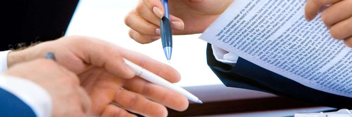 Umowy zlecenie na Dolnym Śląsku. ZUS ujawnia, kto na nich pracuje