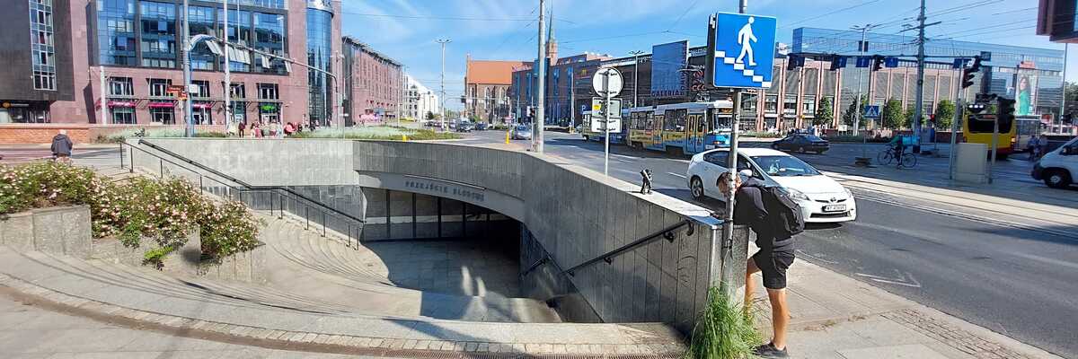 Przejście Słodowe znów otwarte! Co z zebrą na jezdni, o którą walczyli aktywiści?