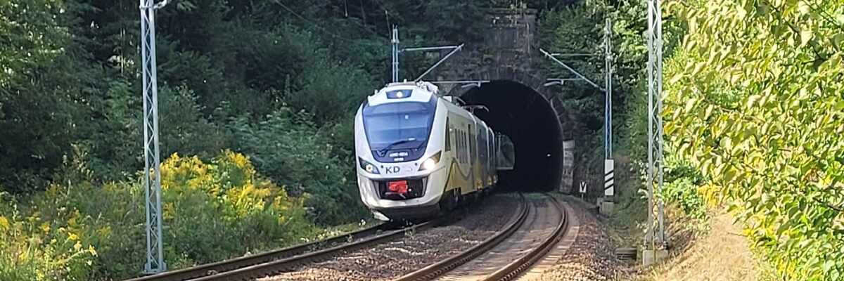 PKP przebuduje XIX-wieczny tunel. Pociągi wreszcie będą mogły się w nim minąć