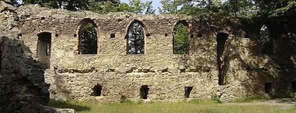 Замок “Stary Książ”