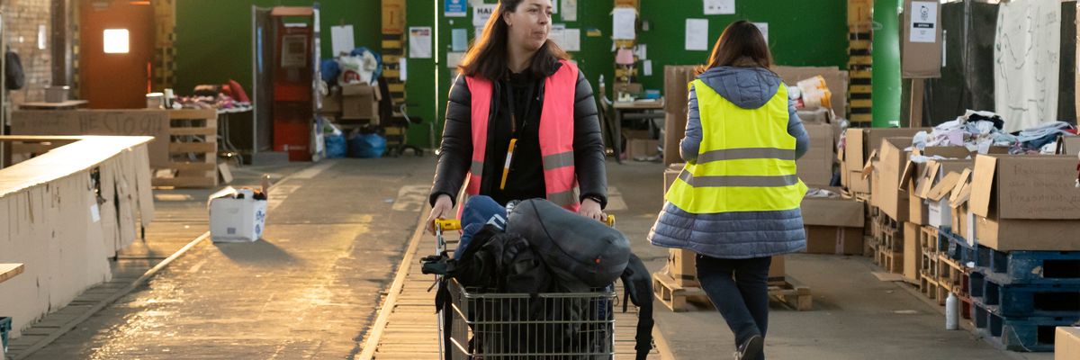 Wrocław pomaga Ukraińcom. Zobacz, jak wygląda największy „darmowy supermarket” dla uchodźców [ZDJĘCIA]