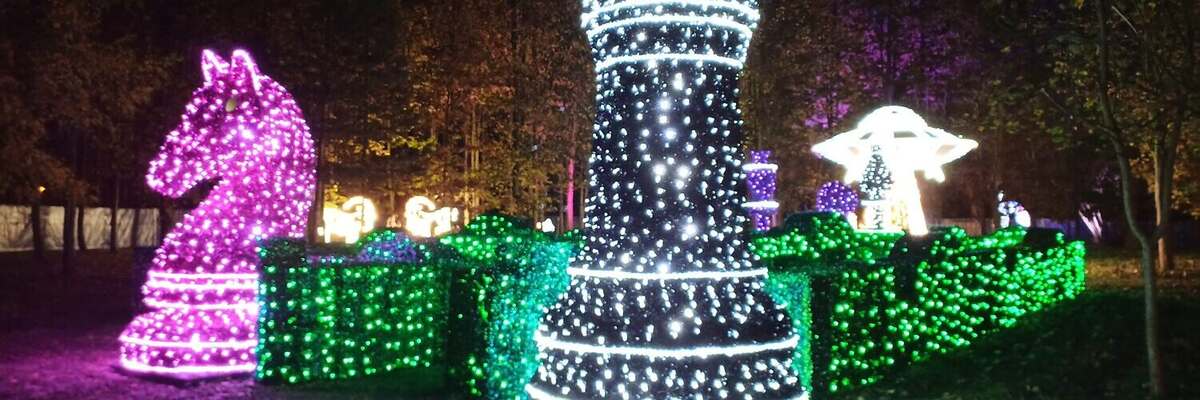 Powróciły iluminacje w zamku Topacz! Co można tam zobaczyć? [ZDJĘCIA]