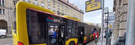 Wrocław: Do końca listopada mogą nie działać tablice z rozkładami jazdy