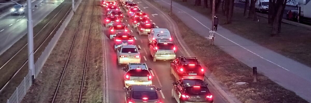 Potężne korki we Wrocławiu. Miasto wyjaśnia skąd się wzięły [24.11.2022]