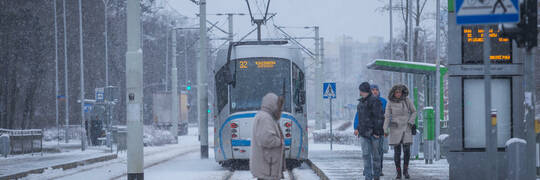 W czasie intensywnych opadów śniegu tramwaje będę jeździć rzadziej? Oto plan MPK na „śnieżny armagedon”