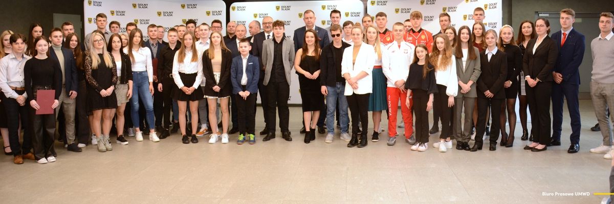 Ponad 100 sportowców z Dolnego Śląska dostało stypendia marszałka
