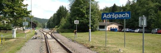 Rusza bezpośredni pociąg z Wrocławia do Skalnego Miasta w Adršpach [BILETY, ROZKŁAD JAZDY, POWRÓT]
