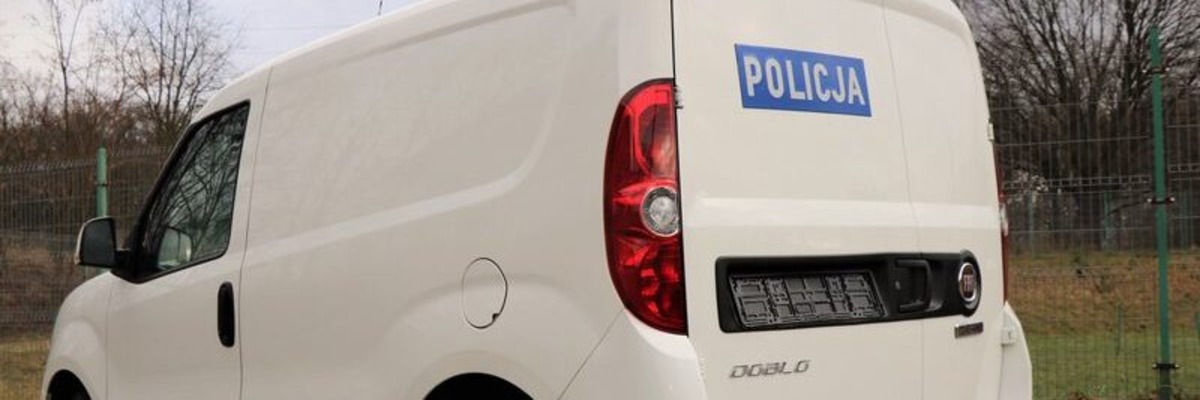 Wrocławscy policjanci dostali biały radiowóz. Ma specjalne przeznaczenie [ZDJĘCIA]