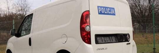 Wrocławscy policjanci dostali biały radiowóz. Ma specjalne przeznaczenie [ZDJĘCIA]