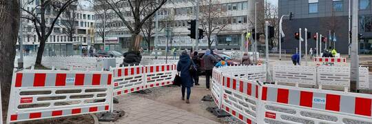 Duża przebudowa na Powstańców Śląskich przy Hotelu Wrocław. Co tu robią? [ZDJĘCIA]