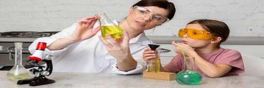 Jak znaleźć odpowiedniego korepetytora z chemii dla dziecka?