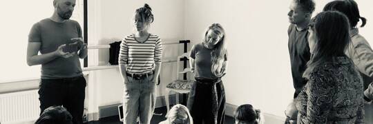 Pantomima to nie tylko człowiek w koszulce w paski. Co oferuje Wrocławski Teatr Pantomimy? [WIDEO]