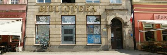 Dolnośląska Biblioteka Publiczna. Tu znajdziesz Tokarczuk po koreańsku i Krajewskiego po niemiecku