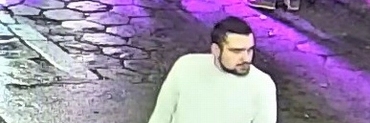 Brutalne pobicie w Pasażu Niepolda. Policja poszukuje tego mężczyzny [ZDJĘCIA]