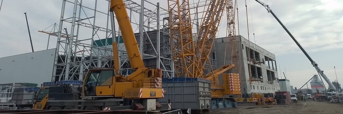Pod Wrocławiem powstaje nowa elektrociepłownia. Trwa montaż gigantycznych kotłów [ZDJĘCIA]