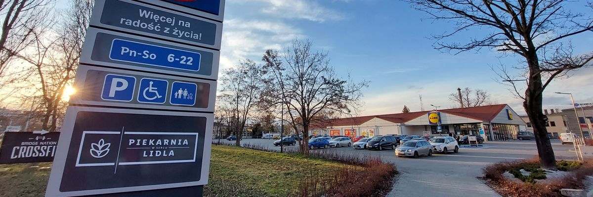 Sklepy w Wielką Sobotę. Do której 30 marca są otwarte Biedronka, Lidl i inne sklepy? [GODZINY OTWARCIA, 30.03.2024 r.]