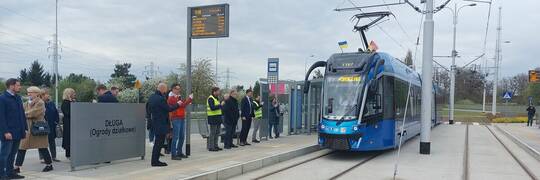 Pierwsze tramwaje już pojechały nową linią na Popowice. Kiedy start linii 18 i 19? [ZDJĘCIA]