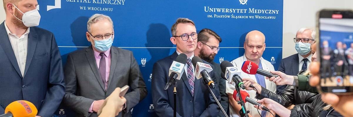 Minister zdrowia we Wrocławiu. E-konsylium kolejną usługą po e-recepcie i e-skierowaniu