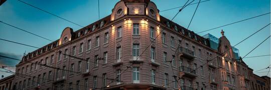 Wrocław: Elewacja Hotelu Grand gotowa. Jest już nawet iluminacja [ZDJĘCIA]