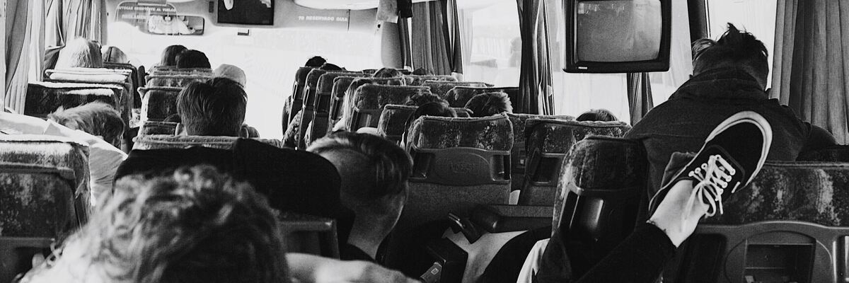 Akcja Bezpieczny Autobus we Wrocławiu. Co zrobić, żeby policja sprawdziła autobus na kolonię/wycieczkę z dziećmi?
