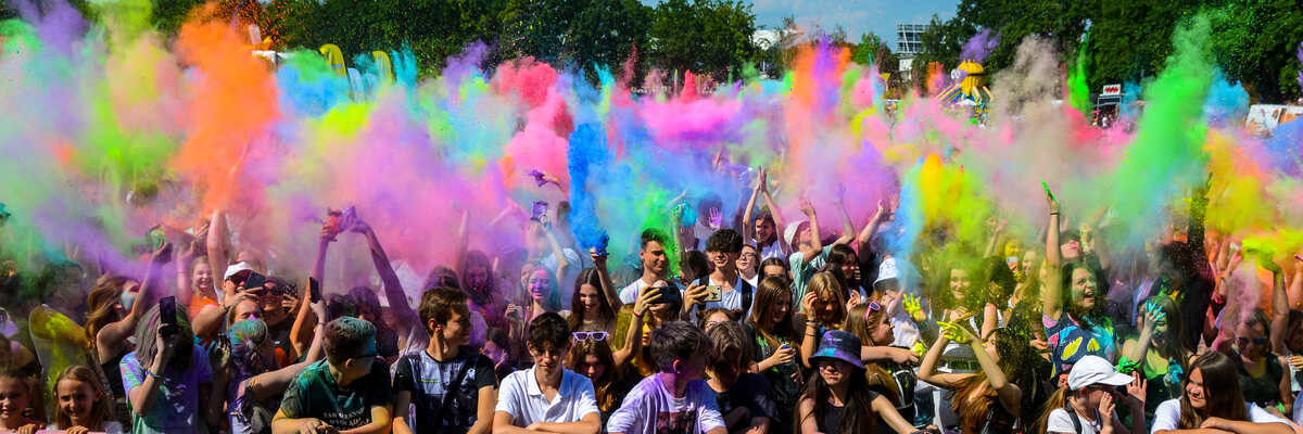 Festiwal Kolorów znów we Wrocławiu. Impreza wśród kolorowego pyłu już w ten weekend
