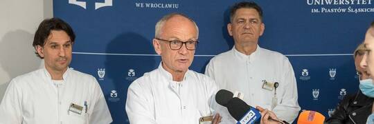 Zmiana w szpitalu przy Borowskiej. Ze złamaną ręką i nogą teraz na jeden oddział
