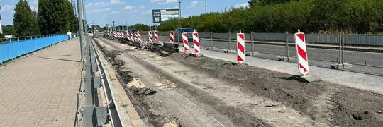 Na Armii Krajowej już zerwali asfalt. Co tam powstaje? [ZDJĘCIA]