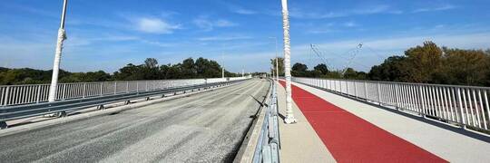 Wrocław: Nowy most Olimpijski z gotową jezdnią [ZDJĘCIA]