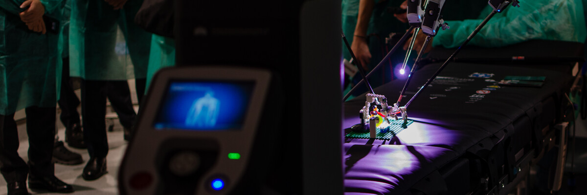 Robot da Vinci we Wrocławiu. Przy Borowskiej szkoleni będą specjaliści chirurgii robotycznej