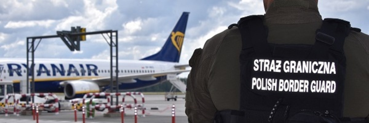 Awantura na wrocławskim lotnisku. 28-latek zamiast wrócić do swojego kraju, trafił na „wytrzeźwiałkę”