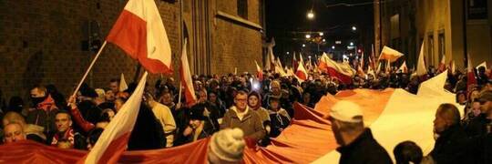 Marsz Niepodległości we Wrocławiu. Czy 11 listopada 2023 będzie marsz we Wrocławiu? [TRASA, GODZINA]