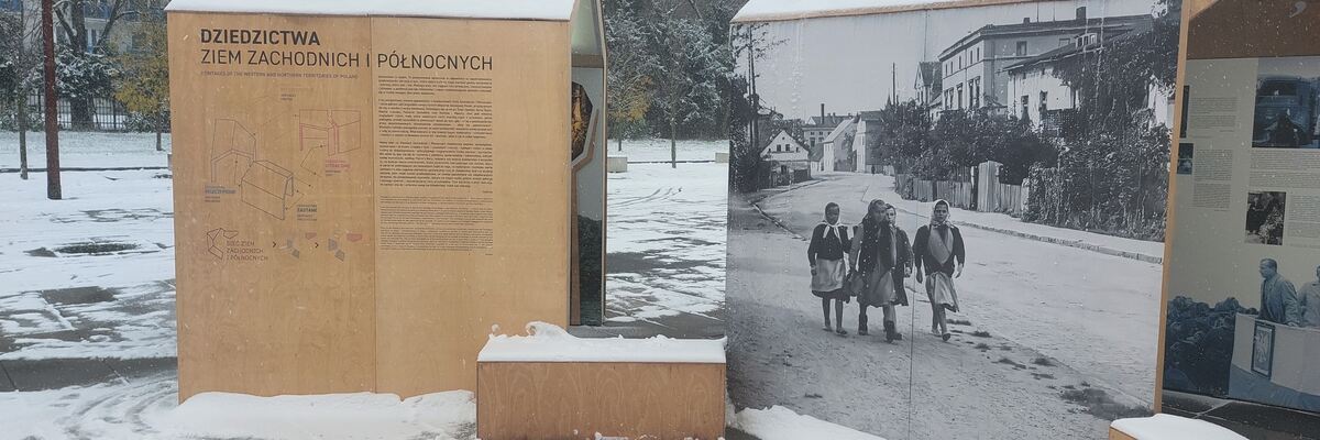Nowa wystawa przy Centrum Historii Zajezdnia. Pokazuje dziedzictwa naszych ziem [ZDJĘCIA]