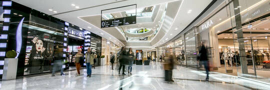 Wrocław: Duża galeria handlowa wprowadza „godziny ciszy”. Udostępni też klientom słuchawki i akcesoria antystresowe