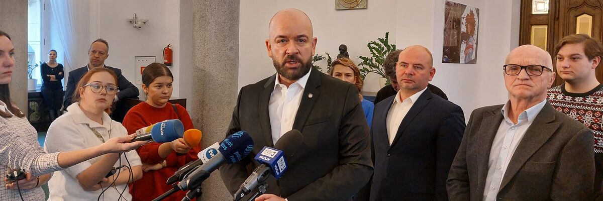 Radni Lewicy opuszczają klub Jacka Sutryka. Prezydent: „W ogóle nie muszę mieć klubu, Śląsk Wrocław mi wystarczy”