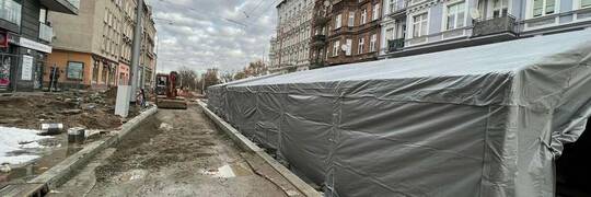 Wrocław: Na Pomorskiej stanęły ogromne namioty. Po co? [ZDJĘCIA]