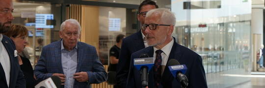 Wojewoda dolnośląski Jarosław Obremski podał się do dymisji