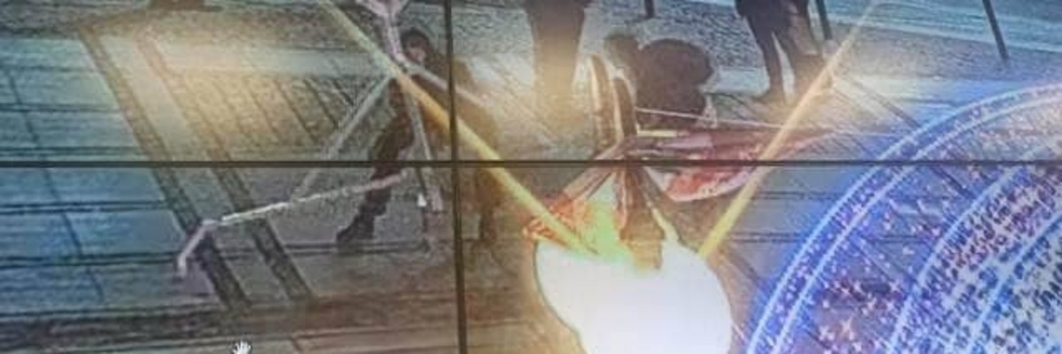 Wrocław: Chuligani zniszczyli świecznik Chanukowy na Oławskiej