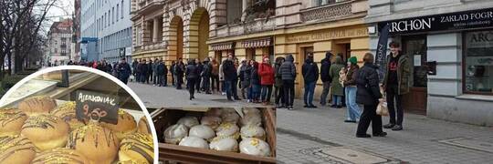 Długie kolejki do „Trumienki” i innych ulubionych cukierni wrocławian [ZDJĘCIA]