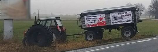 Rolnicy nadal protestują. Prezydent Wrocławia o możliwym rozwiązaniu manifestacji: zaostrzyłoby formę protestu