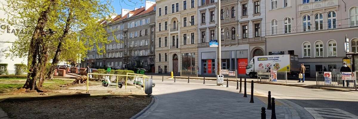Tak się zmieniła się okolica skweru na skrzyżowaniu Kołłątaja i Rejtana [ZDJĘCIA]