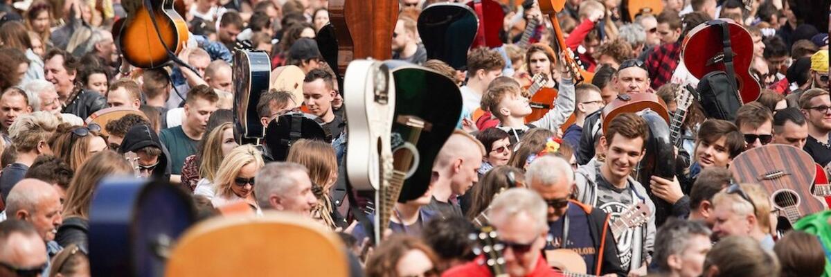 Do pobicia rekordu potrzeba 7968 gitarzystów. Ruszyła rejestracja uczestników Gitarowego Rekordu Świata we Wrocławiu