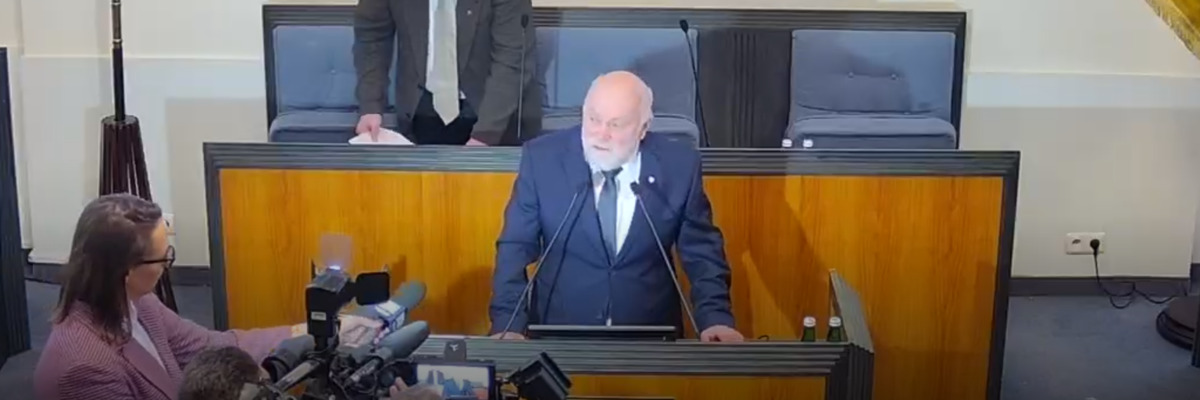 Jerzy Pokój przewodniczącym Sejmiku Województwa Dolnośląskiego. Wynik zaskoczył nawet samego kandydata