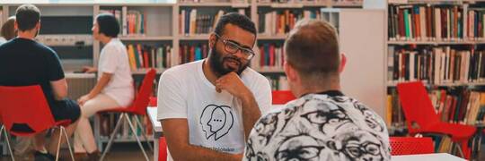 Do Wrocławia wraca Żywa Biblioteka. Będzie można porozmawiać m.in. z Ciemnoskórym Polakiem, Policjantem, Gejem, i Transseksualistami
