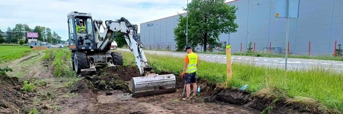 Trwa budowa drogi rowerowej łączącej Oporów z Muchoborem Wielkim [ZDJĘCIA]