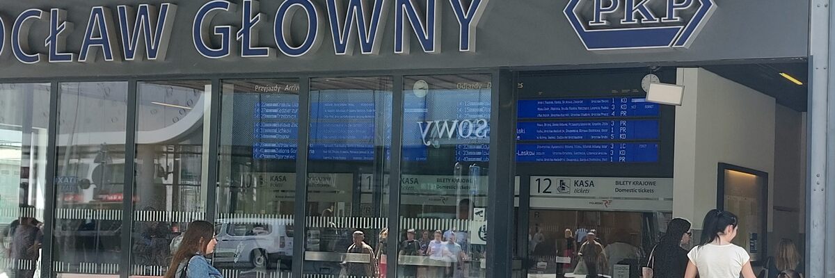 W czerwcu wakacyjna korekta rozkładów kolejowych. Są zmiany na liniach Wrocławia